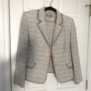 Tahari Blue and cream Tweed jacket Blazer Suit Skirt